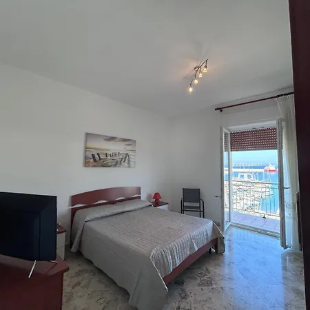 Appartament Giro Vista Mare Apartment